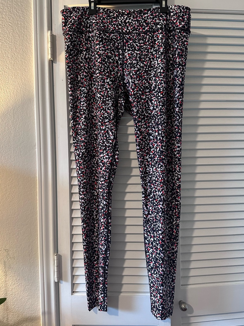 JoyLab Size XXL Abstract Print Leggings in Black, Gray, White, & Red